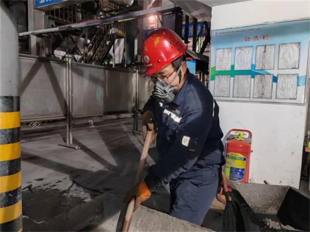 甜酸苦辣咸！來(lái)感受一線檢修人的奮斗味道