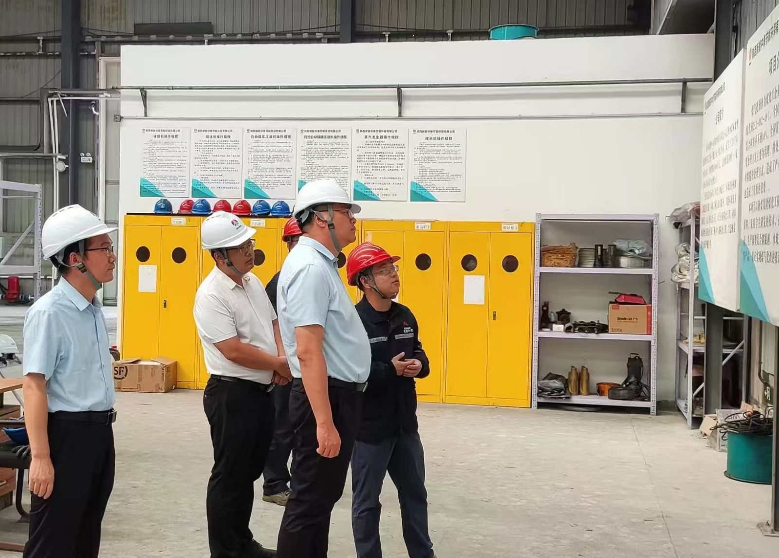 劉新成帶隊赴中泰公司、灃京公司調研指導